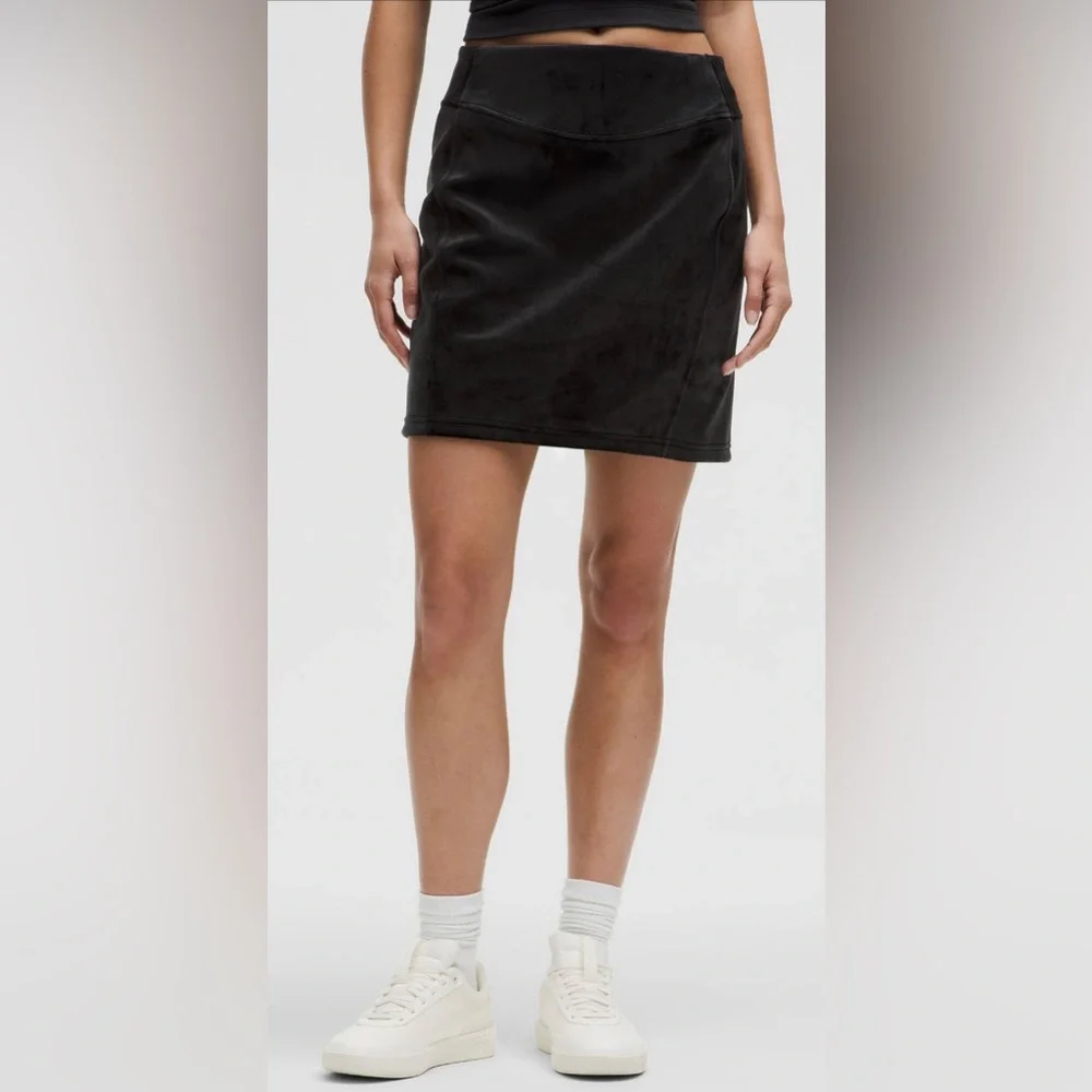 Lululemon Scuba High-Rise Mini Skirt *Velvet - Black - Picture 2 of 9